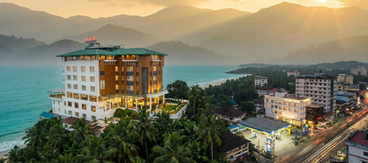 budget-vs-premium-hotels-in-kerala-choosing-the-right-stay-for-business-travel